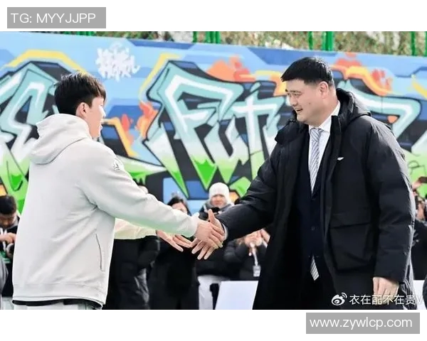 法尔与波尔的篮球传奇与姚明的伟大影响力探讨
